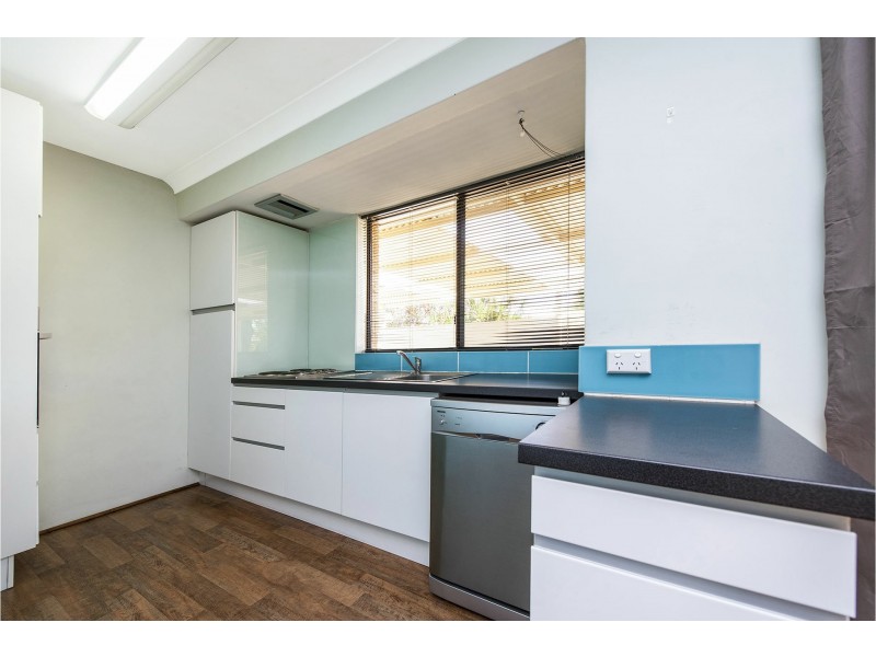 2 Emms Court, High Wycombe WA 6057