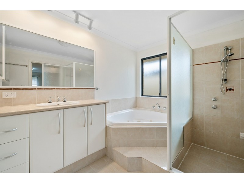 16 Maida Vale Road, Maida Vale WA 6057