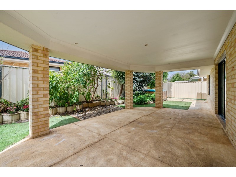 16 Maida Vale Road, Maida Vale WA 6057