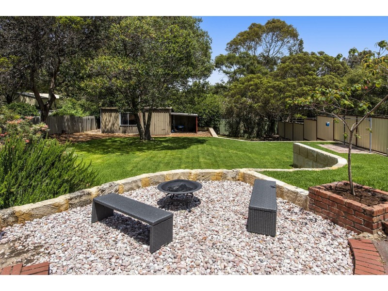 9 Mason Road, Kalamunda WA 6076