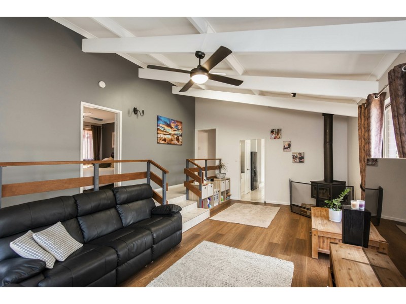 9 Mason Road, Kalamunda WA 6076