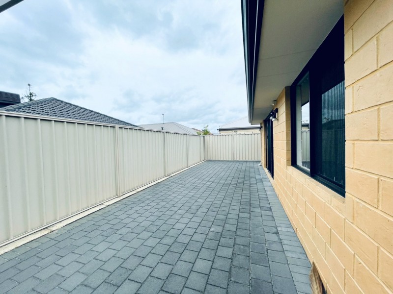 17 Kooya Way, Wattle Grove WA 6107