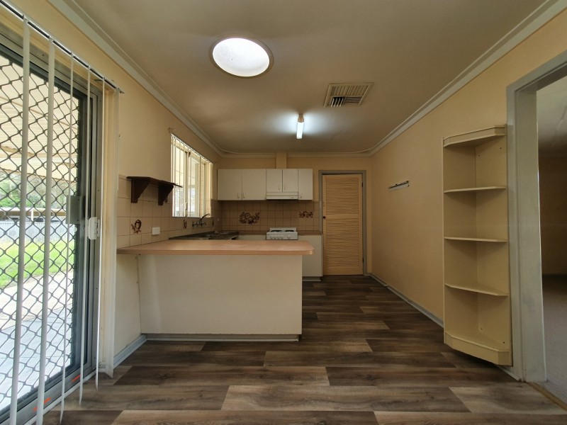 8 Cumberland Road, Forrestfield WA 6058