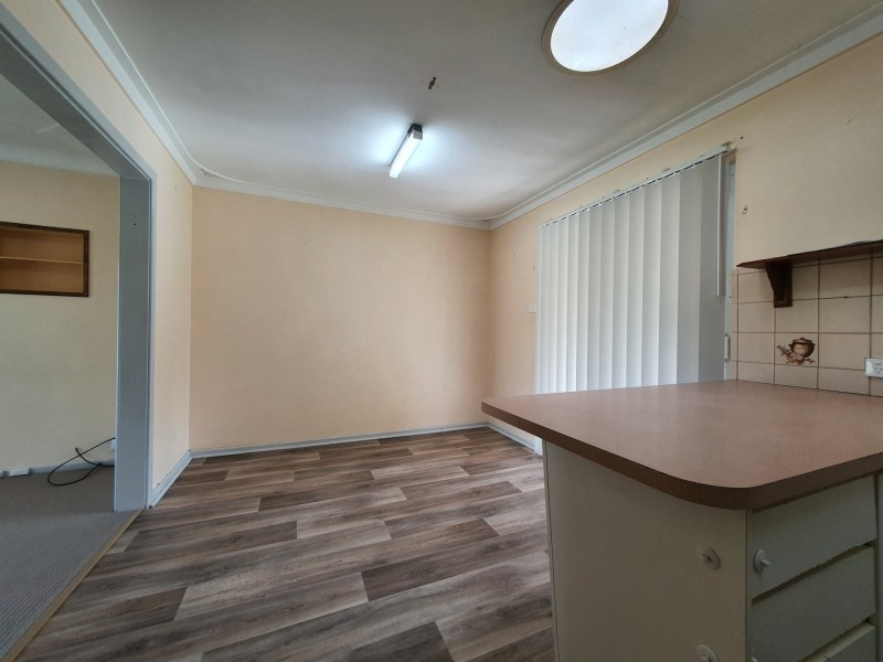 8 Cumberland Road, Forrestfield WA 6058