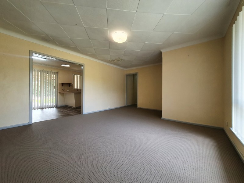 8 Cumberland Road, Forrestfield WA 6058
