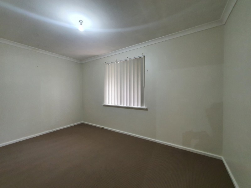 8 Cumberland Road, Forrestfield WA 6058