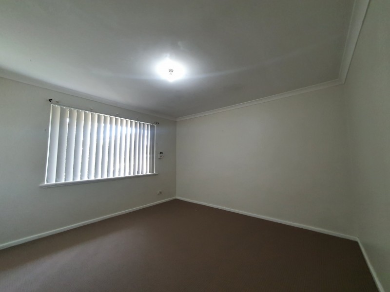 8 Cumberland Road, Forrestfield WA 6058