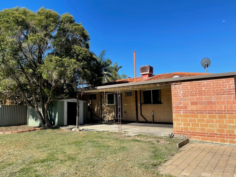 8 Cumberland Road, Forrestfield WA 6058