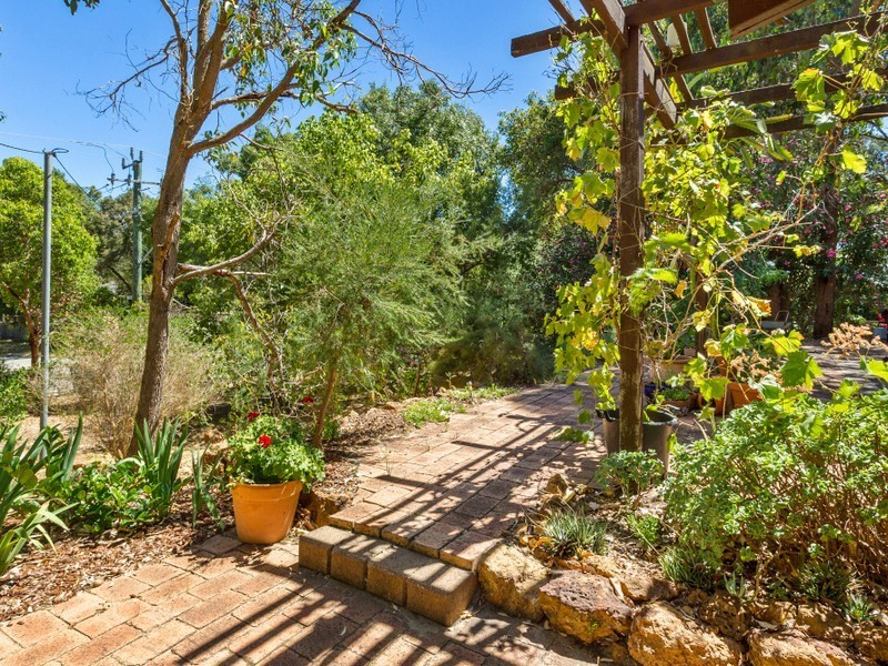 72 George Road, Lesmurdie WA 6076