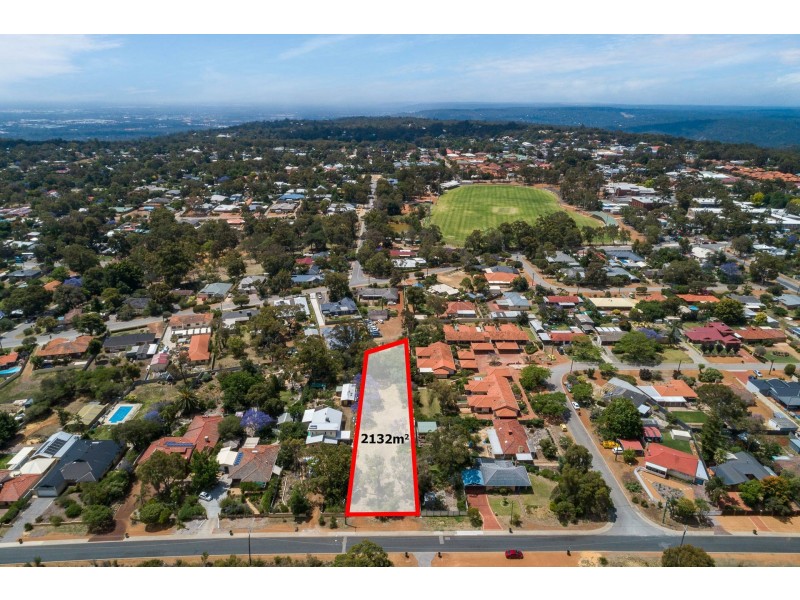 20 Winsor Road, Kalamunda WA 6076