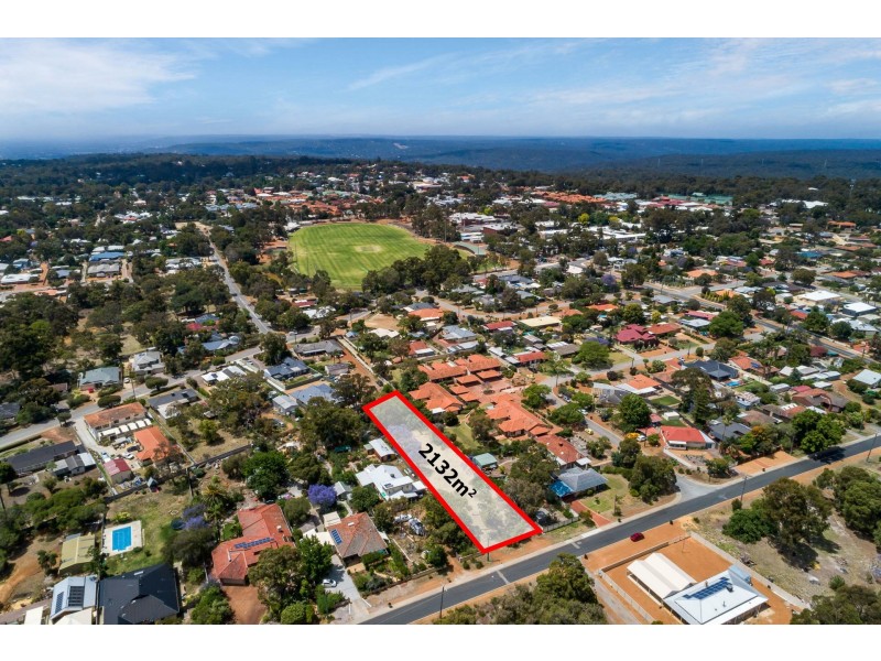 20 Winsor Road, Kalamunda WA 6076