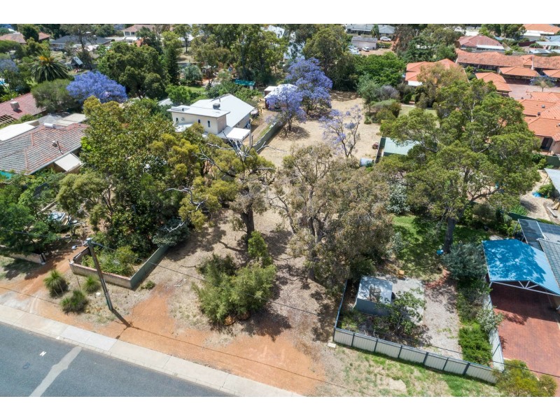 20 Winsor Road, Kalamunda WA 6076