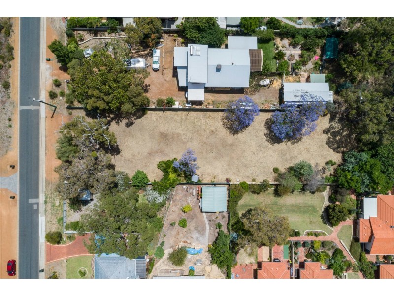 20 Winsor Road, Kalamunda WA 6076