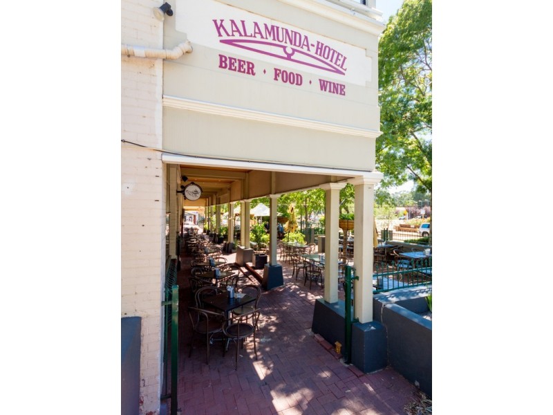 20 Winsor Road, Kalamunda WA 6076