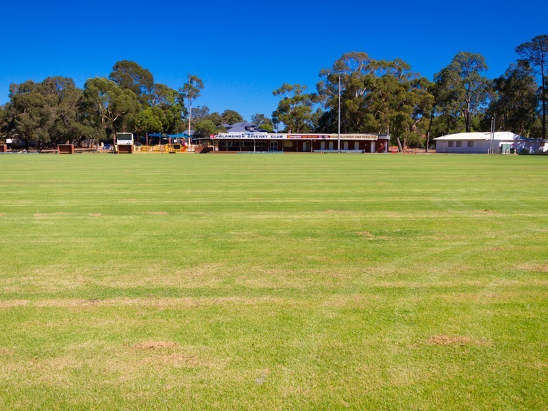 20 Winsor Road, Kalamunda WA 6076