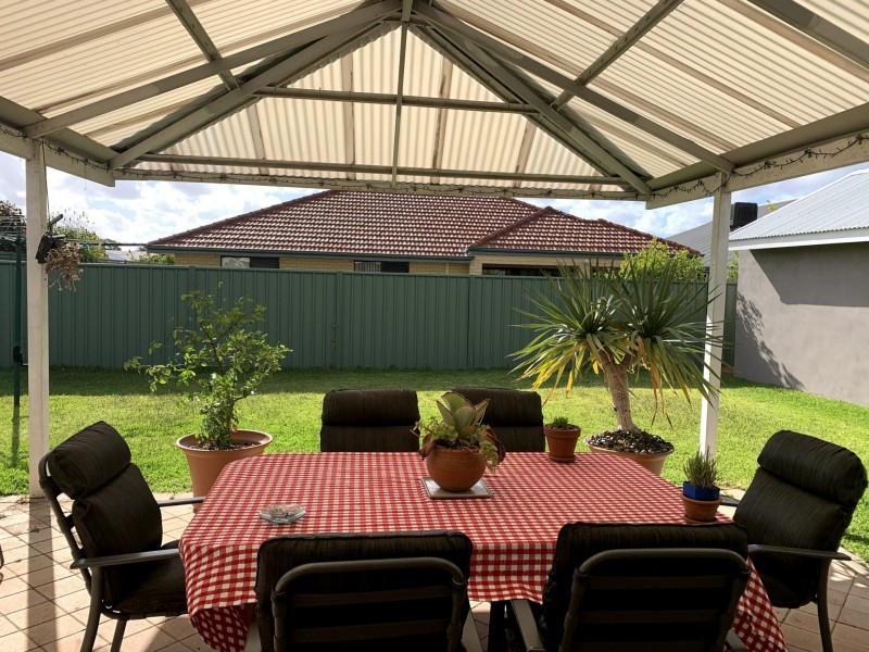 47 Maamba Road, Wattle Grove WA 6107