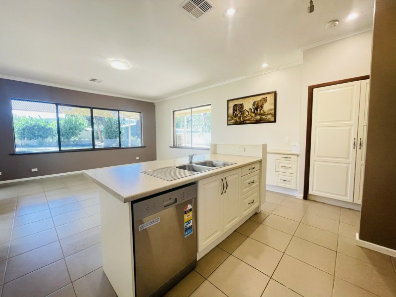 13A Rosea Close, Maida Vale WA 6057