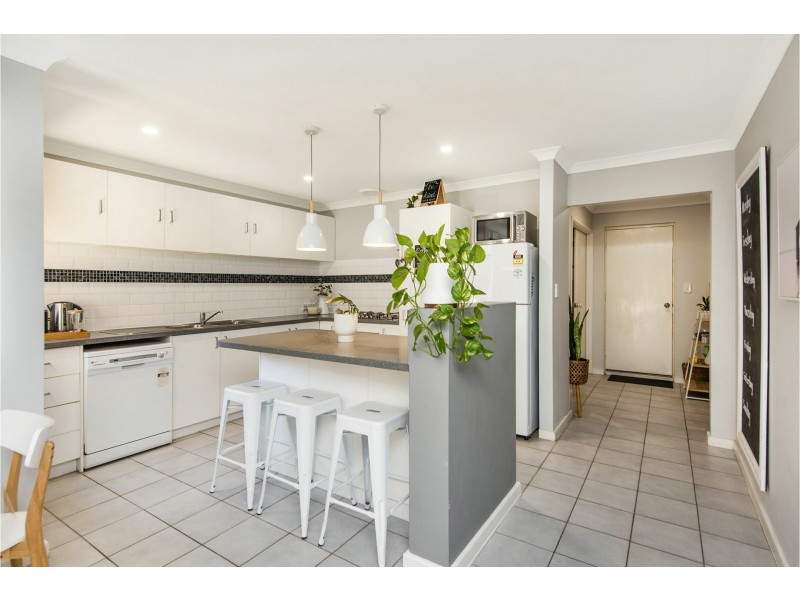 4 Carlo Pass, Ellenbrook WA 6069