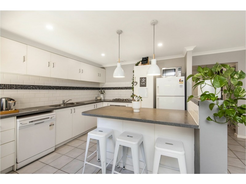 4 Carlo Pass, Ellenbrook WA 6069