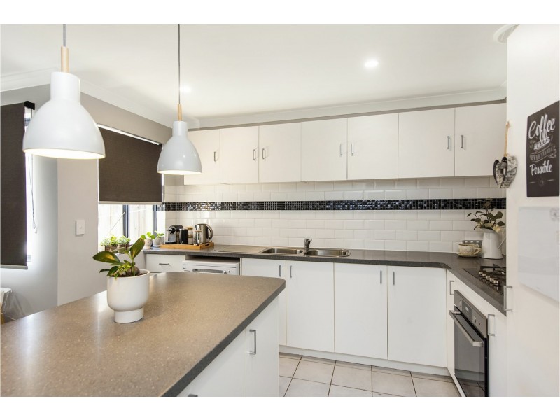 4 Carlo Pass, Ellenbrook WA 6069