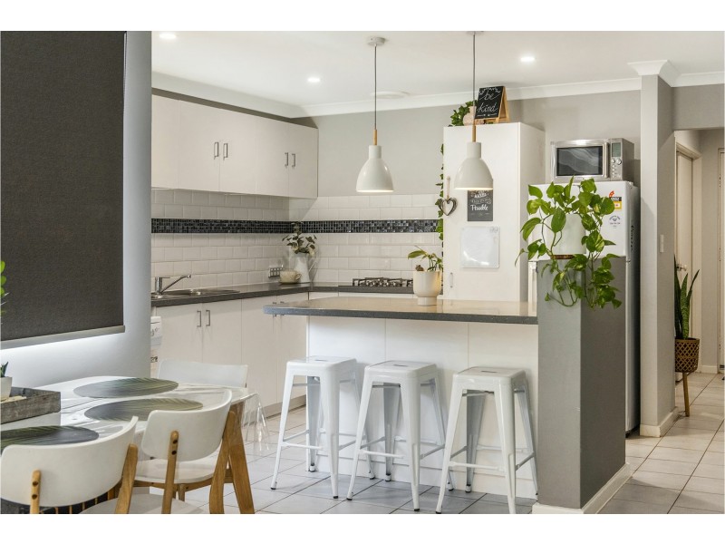 4 Carlo Pass, Ellenbrook WA 6069