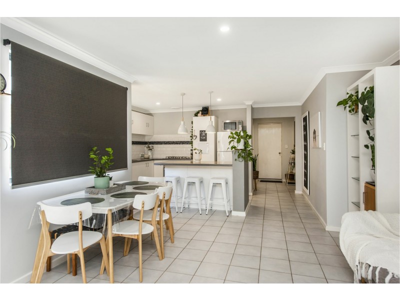 4 Carlo Pass, Ellenbrook WA 6069