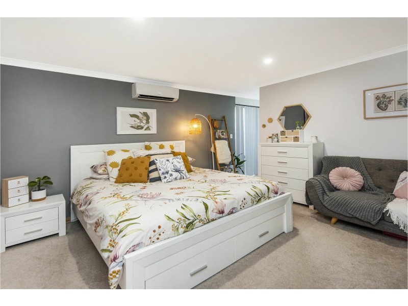 4 Carlo Pass, Ellenbrook WA 6069