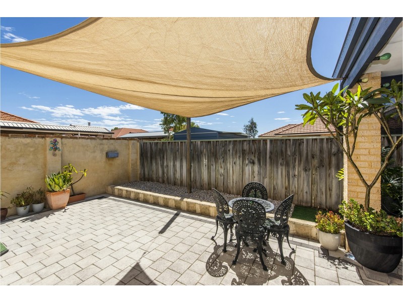 4 Carlo Pass, Ellenbrook WA 6069