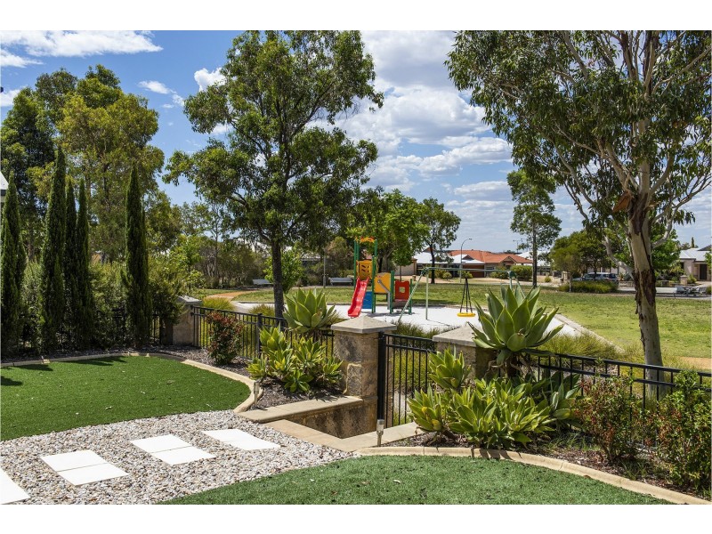 4 Carlo Pass, Ellenbrook WA 6069