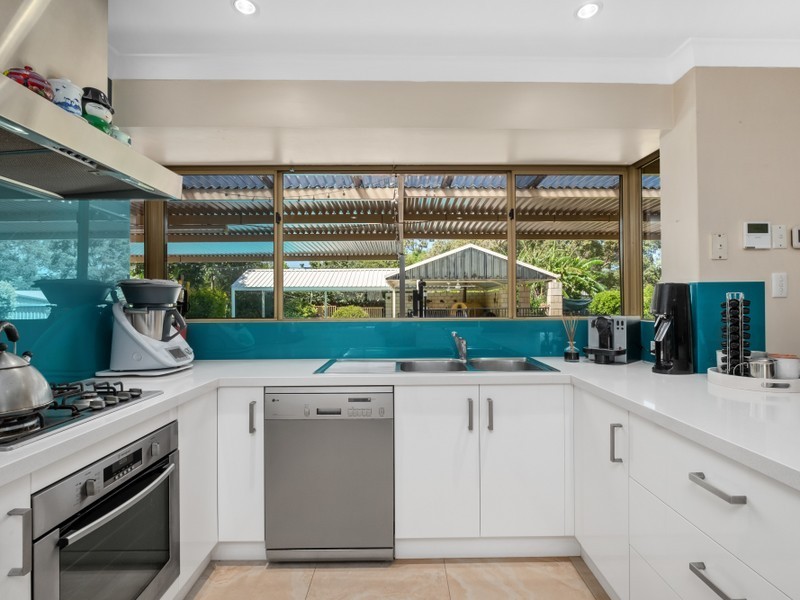 33 Cagney Way, Lesmurdie WA 6076