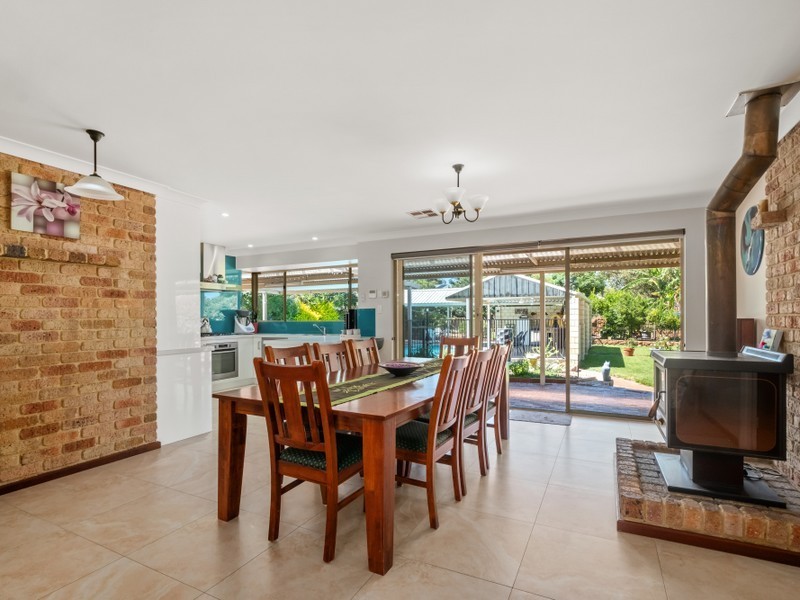 33 Cagney Way, Lesmurdie WA 6076