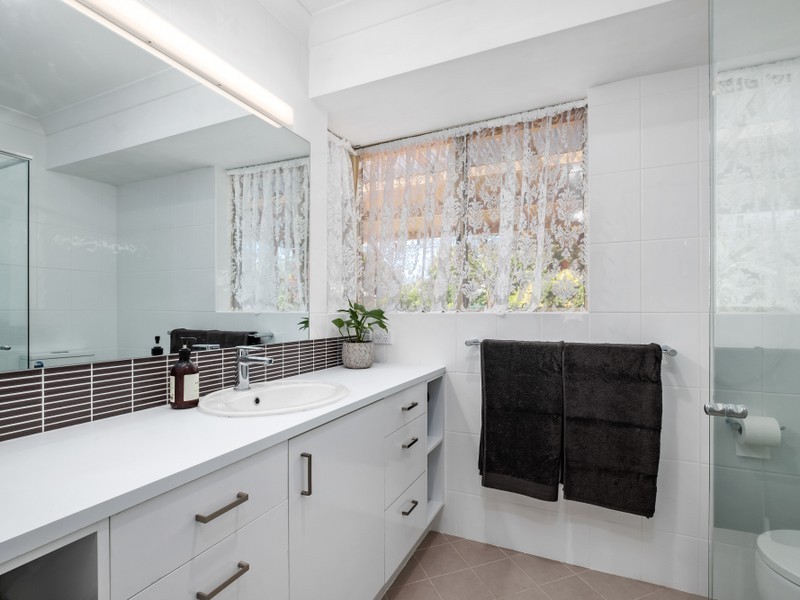 33 Cagney Way, Lesmurdie WA 6076
