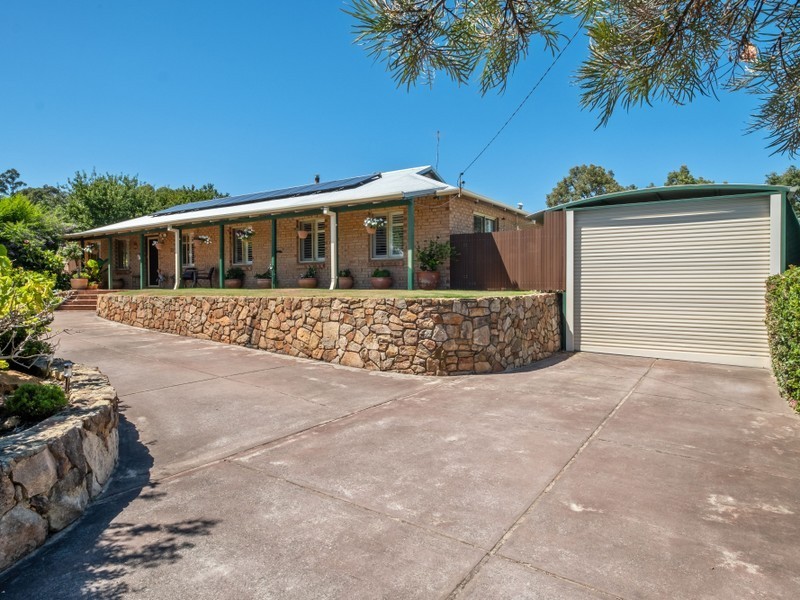 33 Cagney Way, Lesmurdie WA 6076