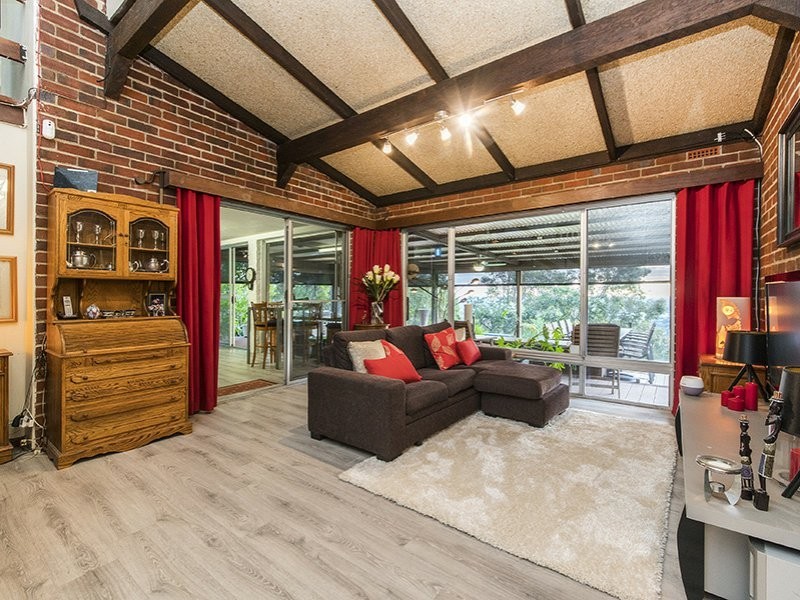 55 Basildon Road, Lesmurdie WA 6076