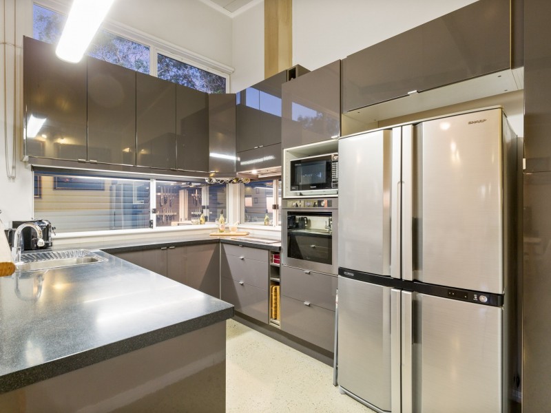 8 Robertson Road, Gooseberry Hill WA 6076