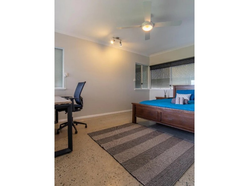 8 Robertson Road, Gooseberry Hill WA 6076