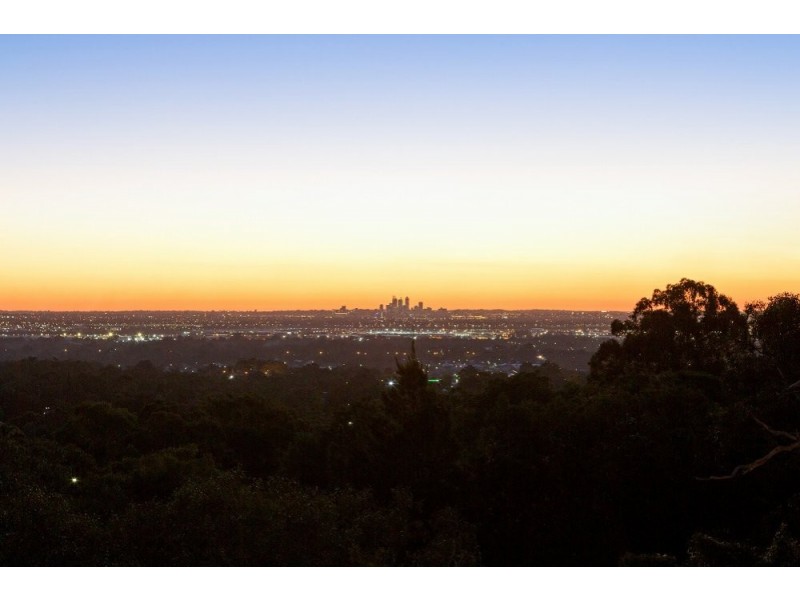 8 Robertson Road, Gooseberry Hill WA 6076