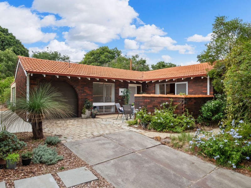 151 Canning Road, Kalamunda WA 6076