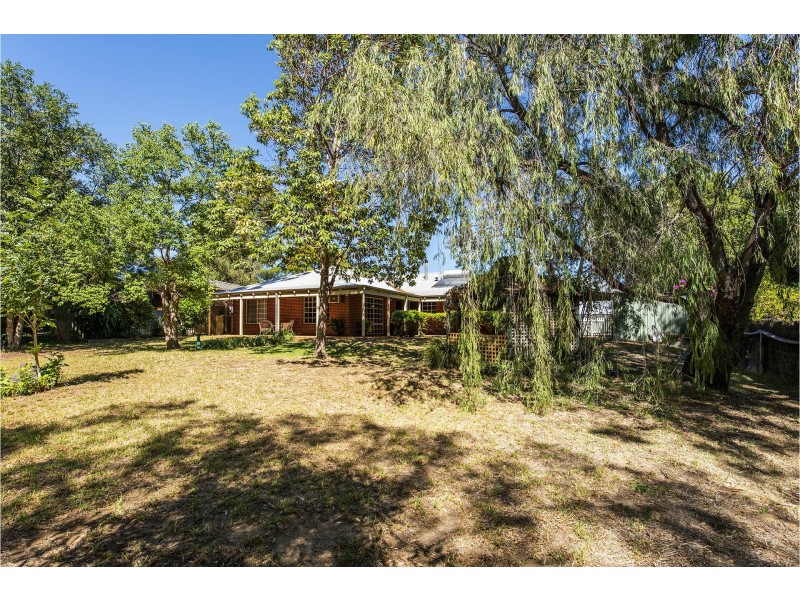 97 Salisbury Road, Swan View WA 6056