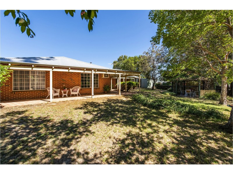 97 Salisbury Road, Swan View WA 6056