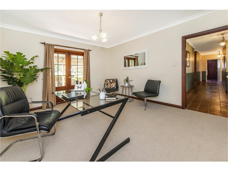 97 Salisbury Road, Swan View WA 6056