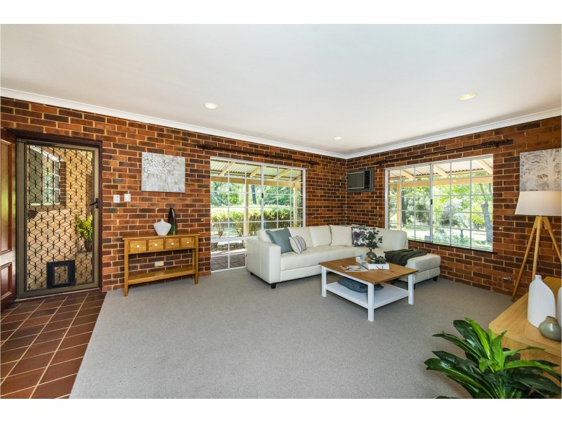 97 Salisbury Road, Swan View WA 6056