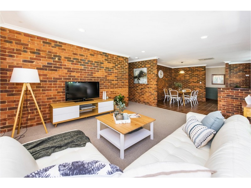 97 Salisbury Road, Swan View WA 6056