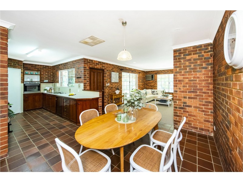 97 Salisbury Road, Swan View WA 6056