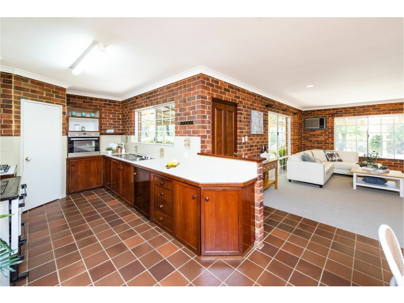 97 Salisbury Road, Swan View WA 6056