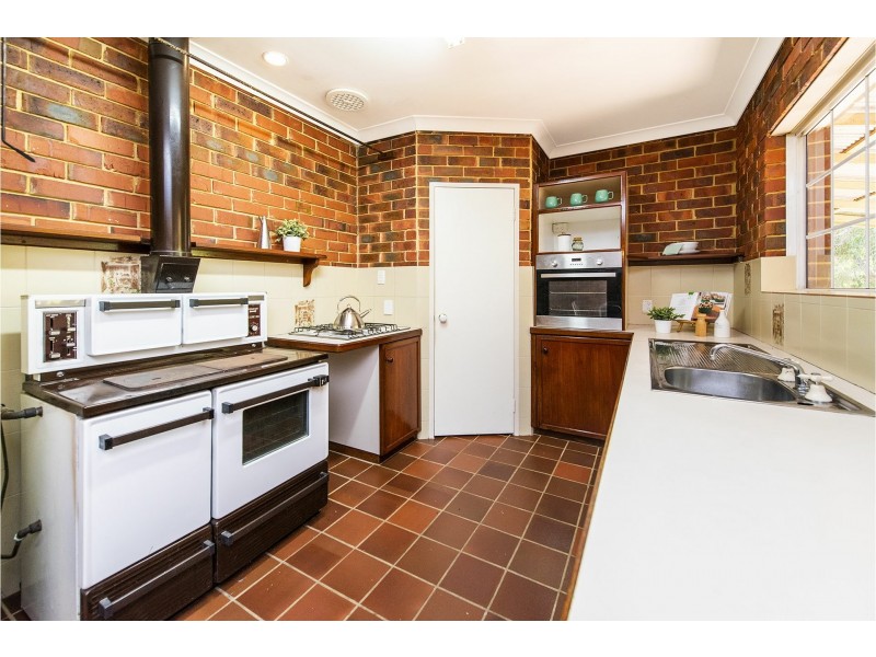97 Salisbury Road, Swan View WA 6056