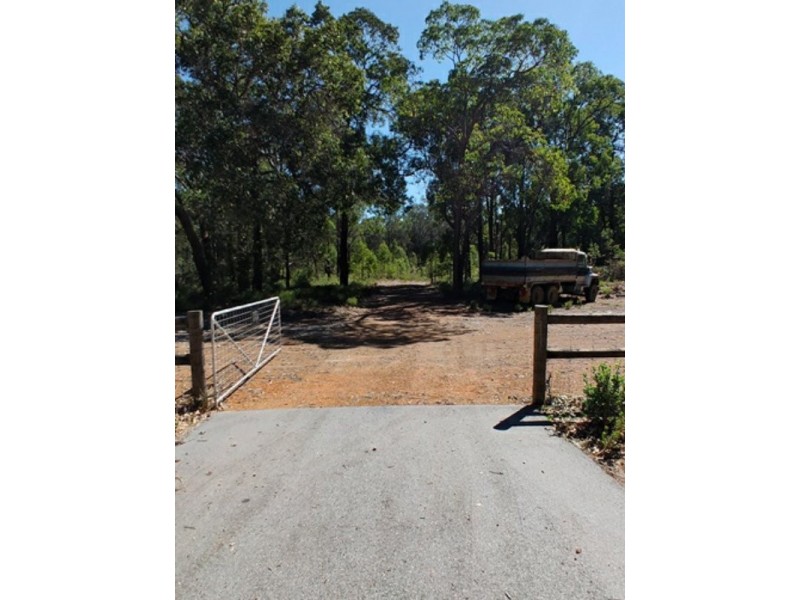 9775 Stoneville Road, Gidgegannup WA 6083