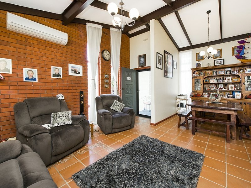 8 Anne Avenue, Walliston WA 6076