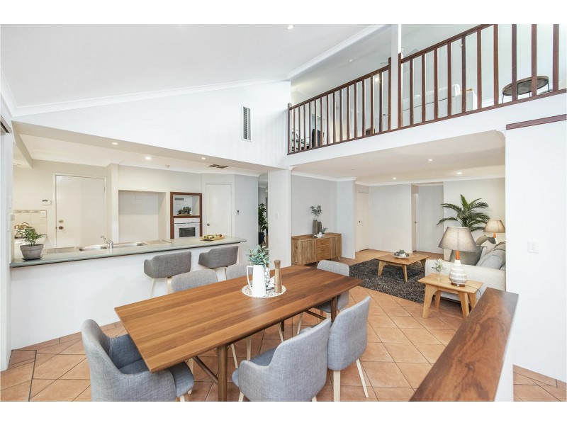 6 Lakeside Drive, Helena Valley WA 6056