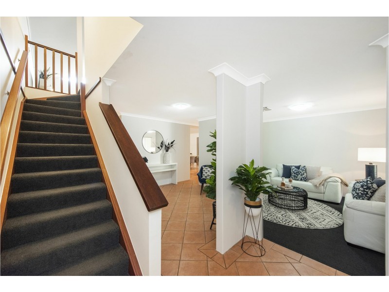 6 Lakeside Drive, Helena Valley WA 6056